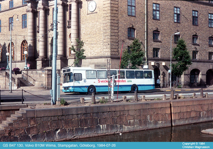 gs130_19840726.jpg - En relativt ny Volvo B10M med Wiima-kaross. Påminner lite om en Volvo B9S med sin uppbyggnad framtill på taket.